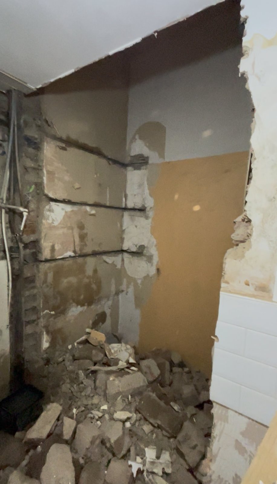 Old 2 m² bathroom in a Marchmont flat, Edinburgh, before renovation